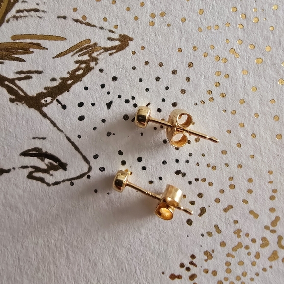 MEJURI Elegant 14k Yellow Gold Geniune White Sapphire Stud Earrings Discontinued - Picture 2 of 9